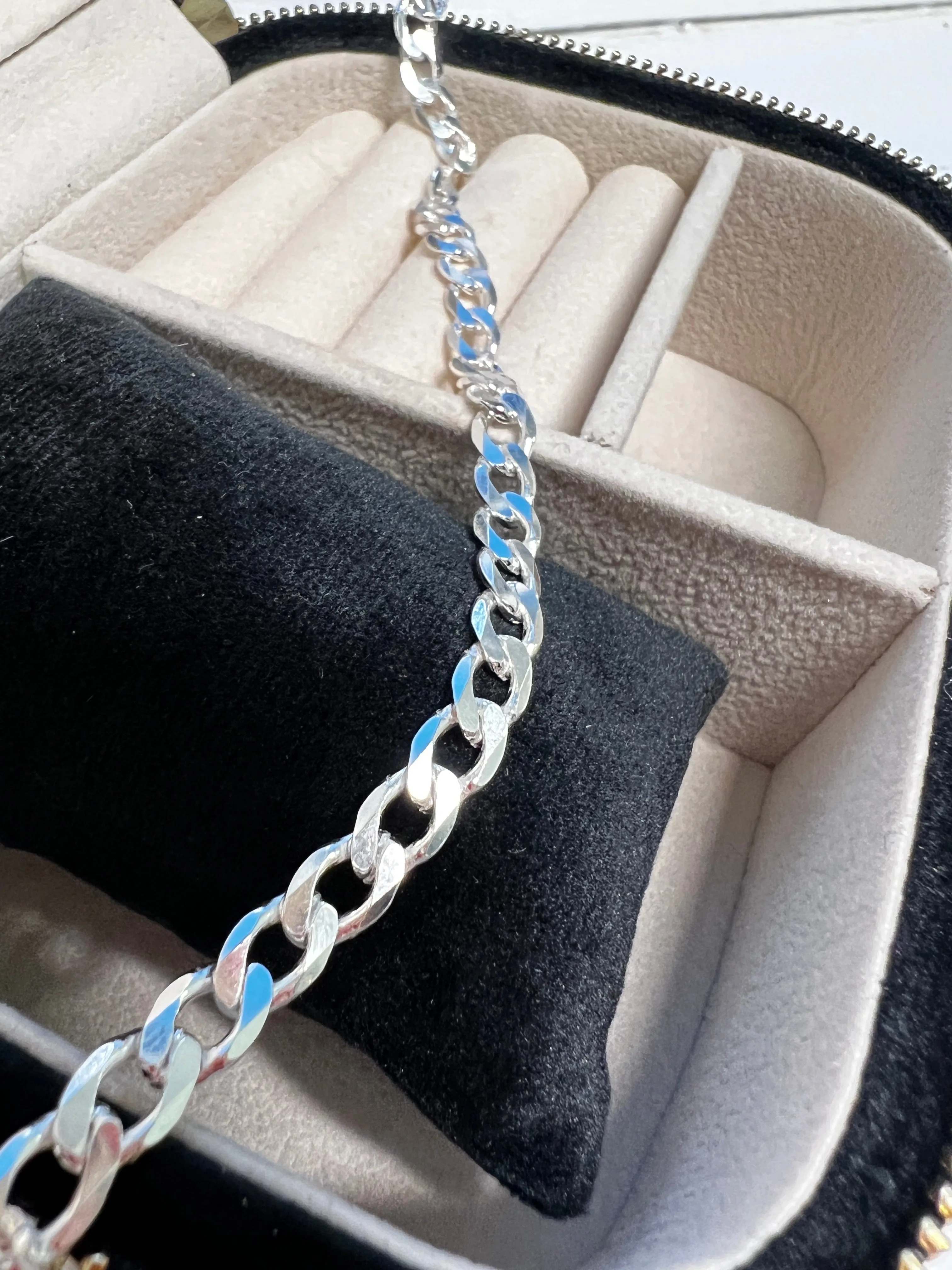 22cm Gents Flat Curb Bracelet