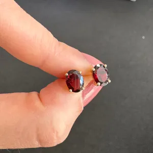9ct Yellow Gold Oval Garnet Stud Earrings