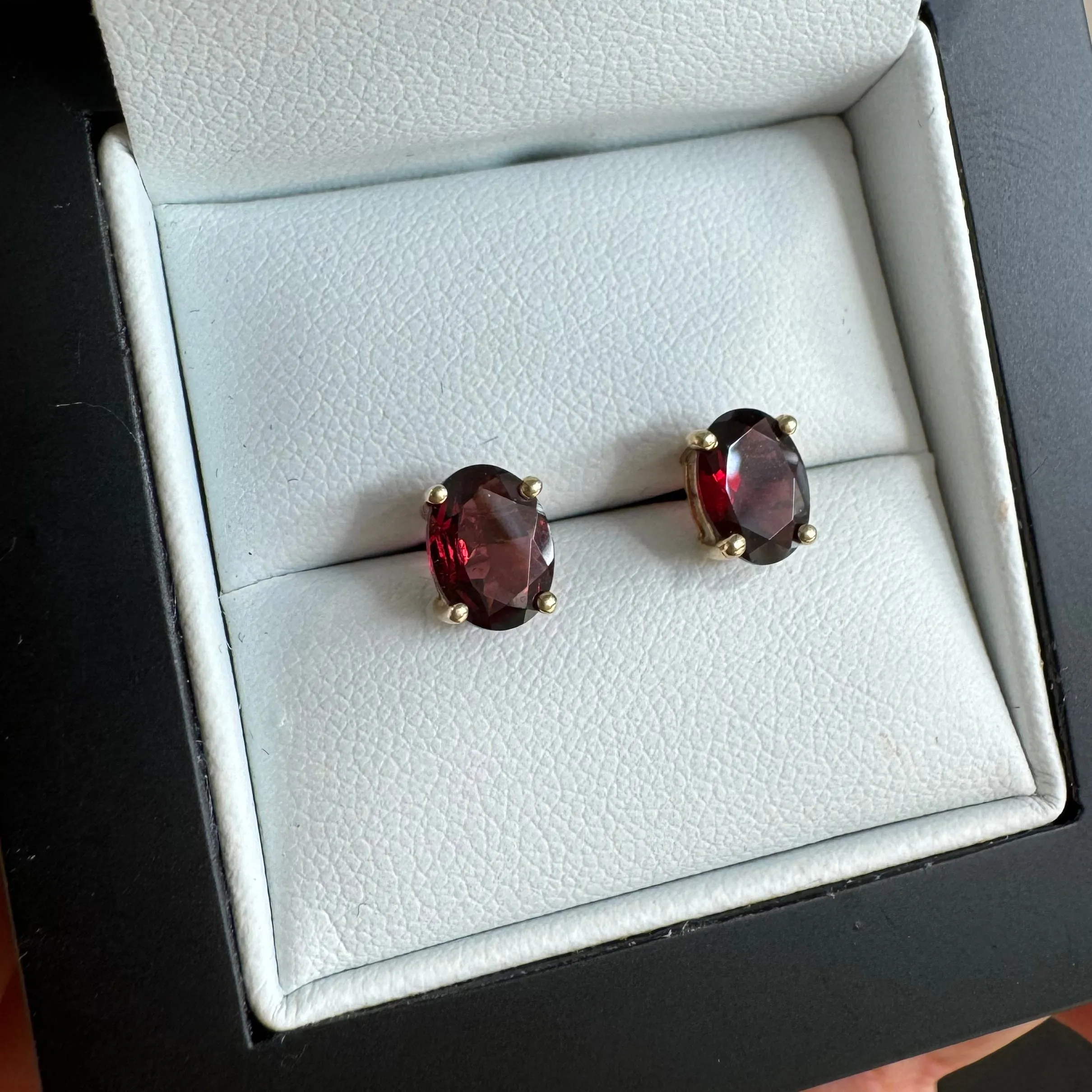9ct Yellow Gold Oval Garnet Stud Earrings