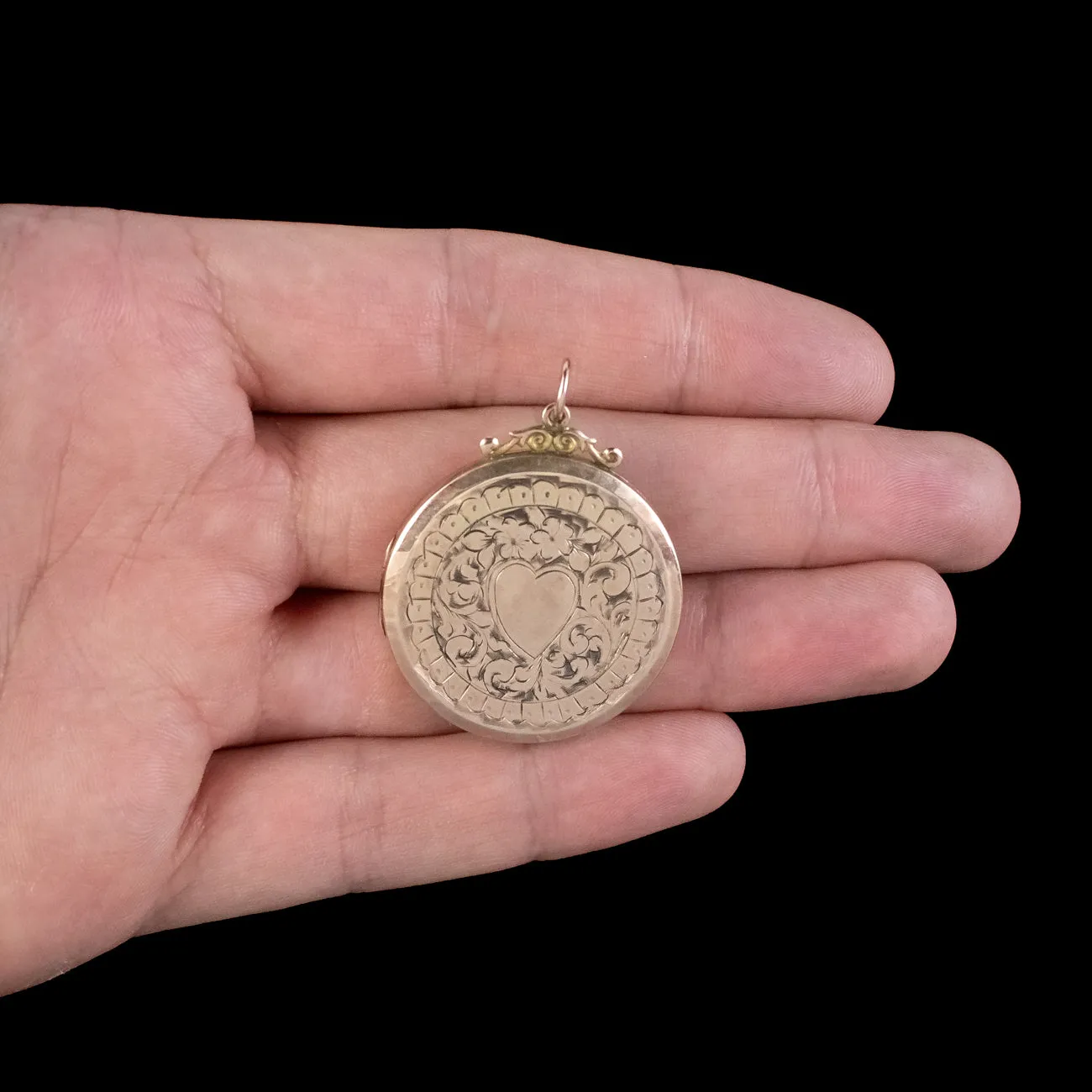 Antique Victorian Floral Heart Locket 9ct Gold Back And Front
