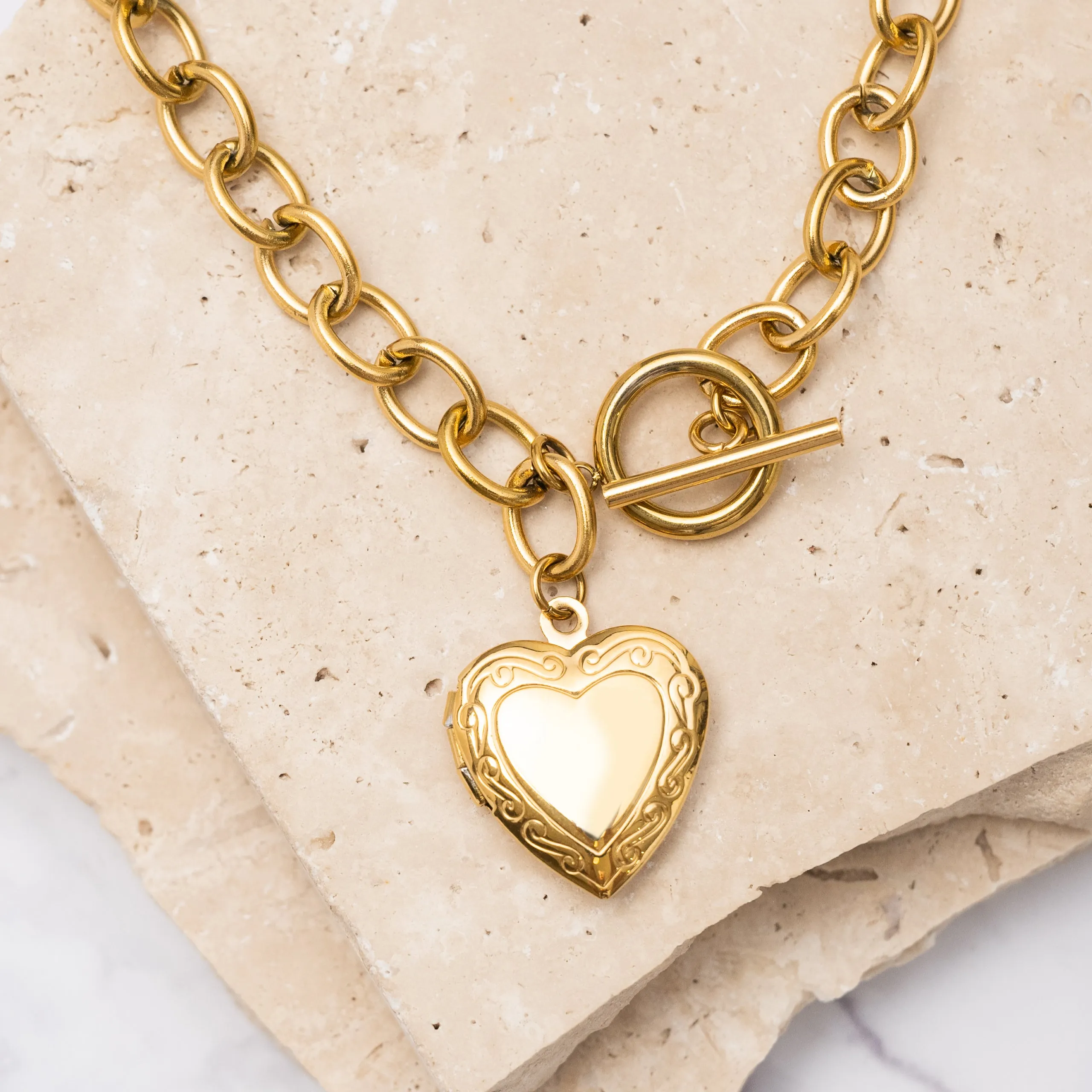 Bella 18k gold plated locket necklace