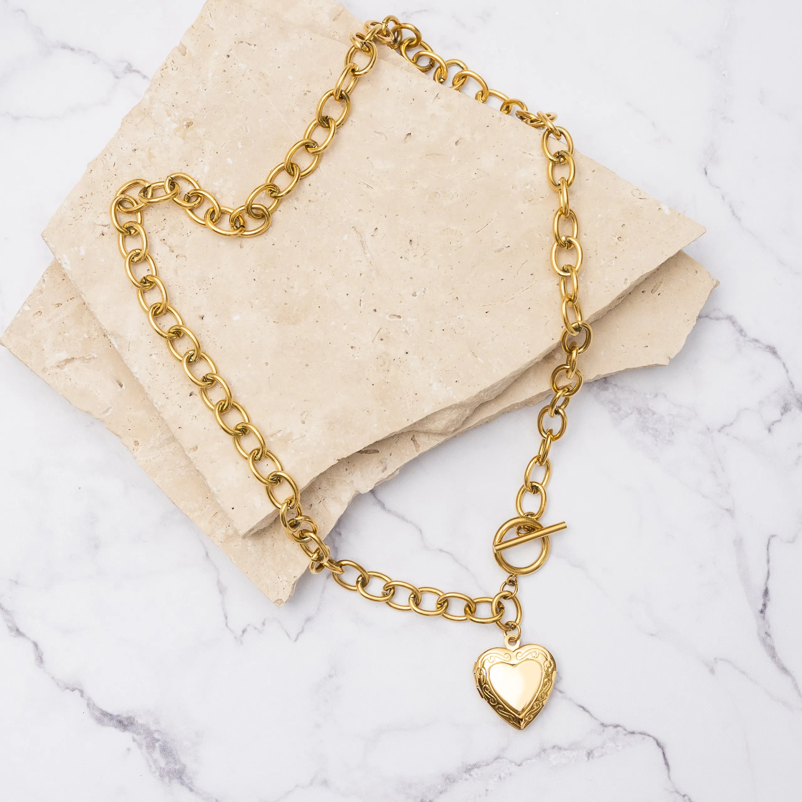 Bella 18k gold plated locket necklace