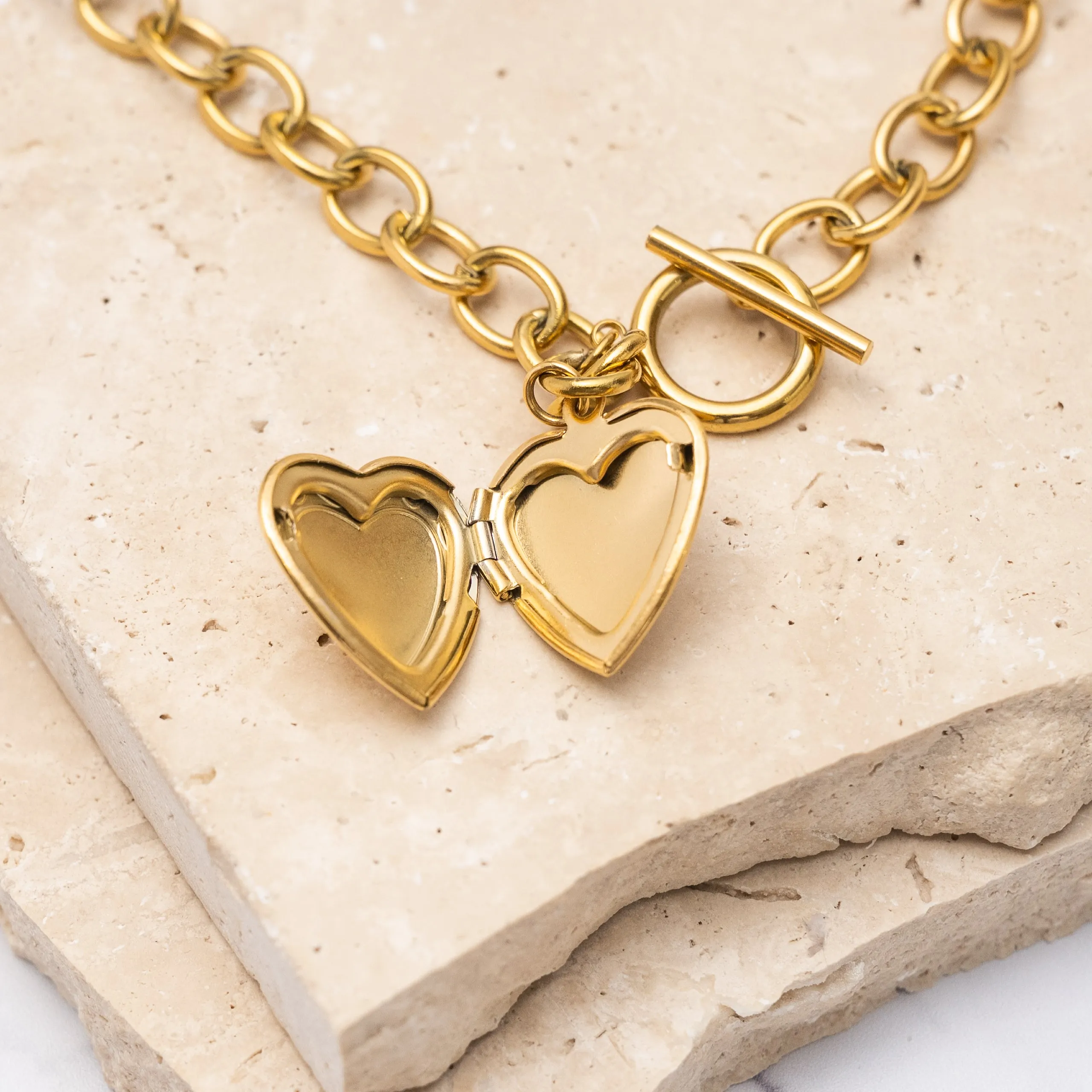 Bella 18k gold plated locket necklace