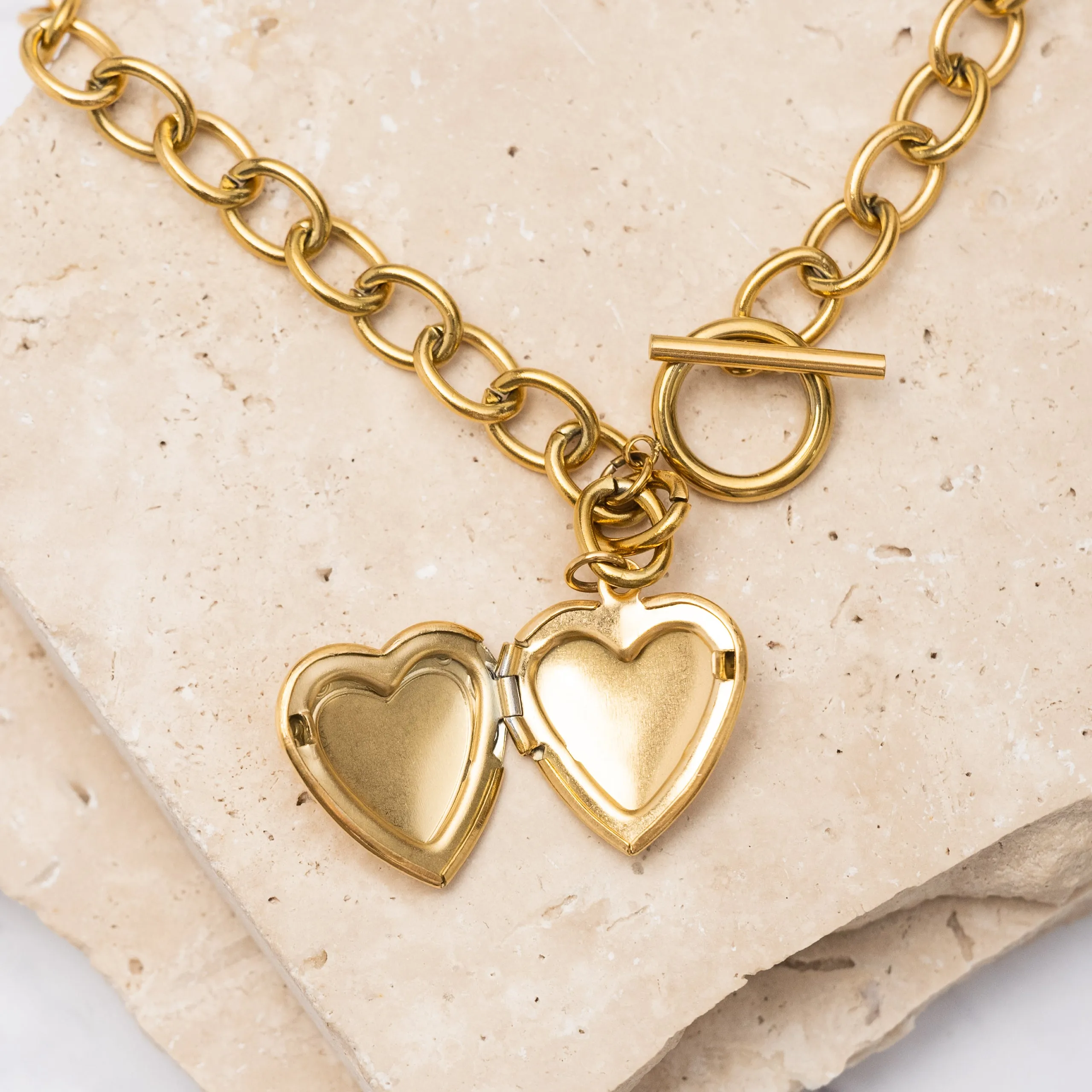 Bella 18k gold plated locket necklace