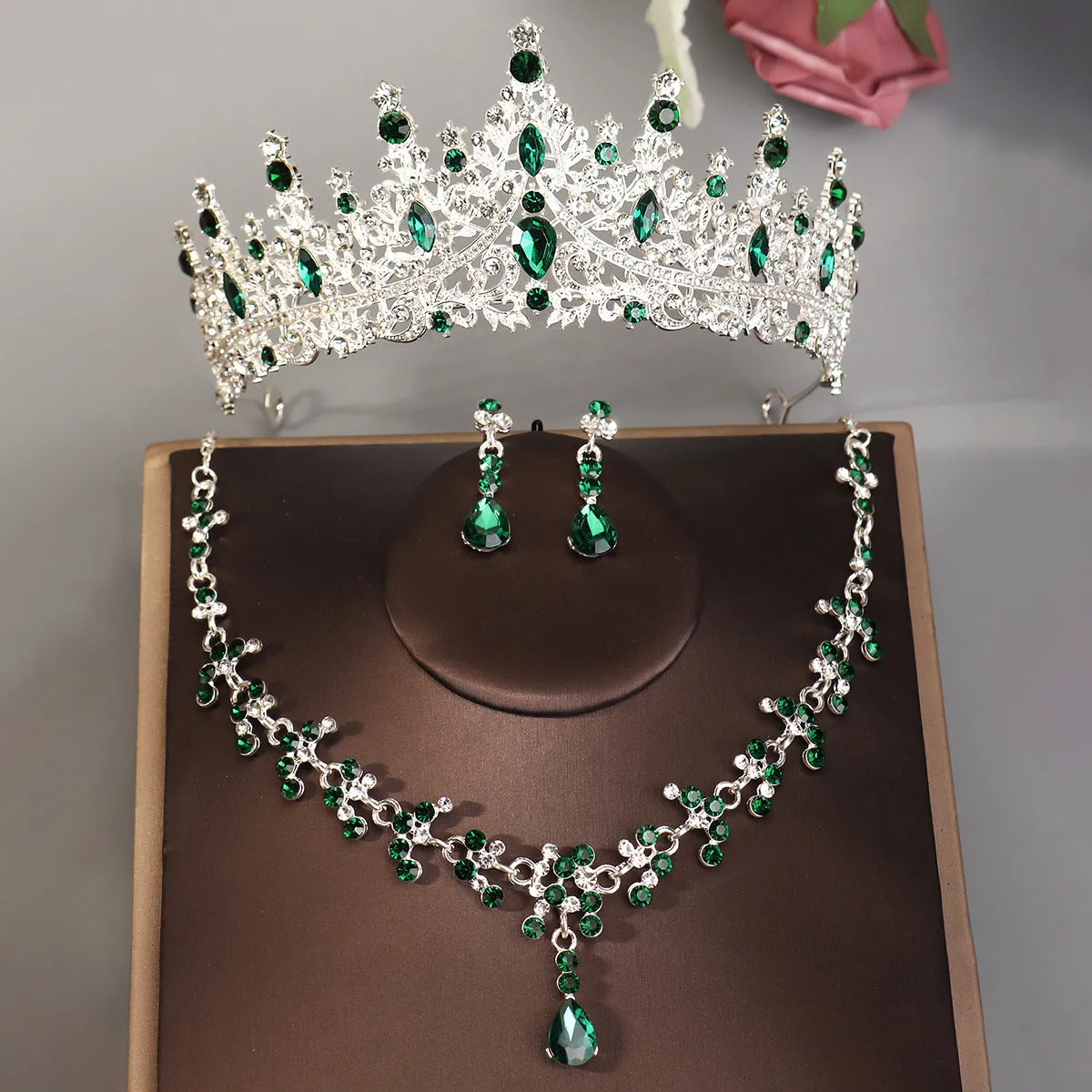 Bridal tiara crown three-piece luxury bridal suit wedding accessories necklace earrings crown