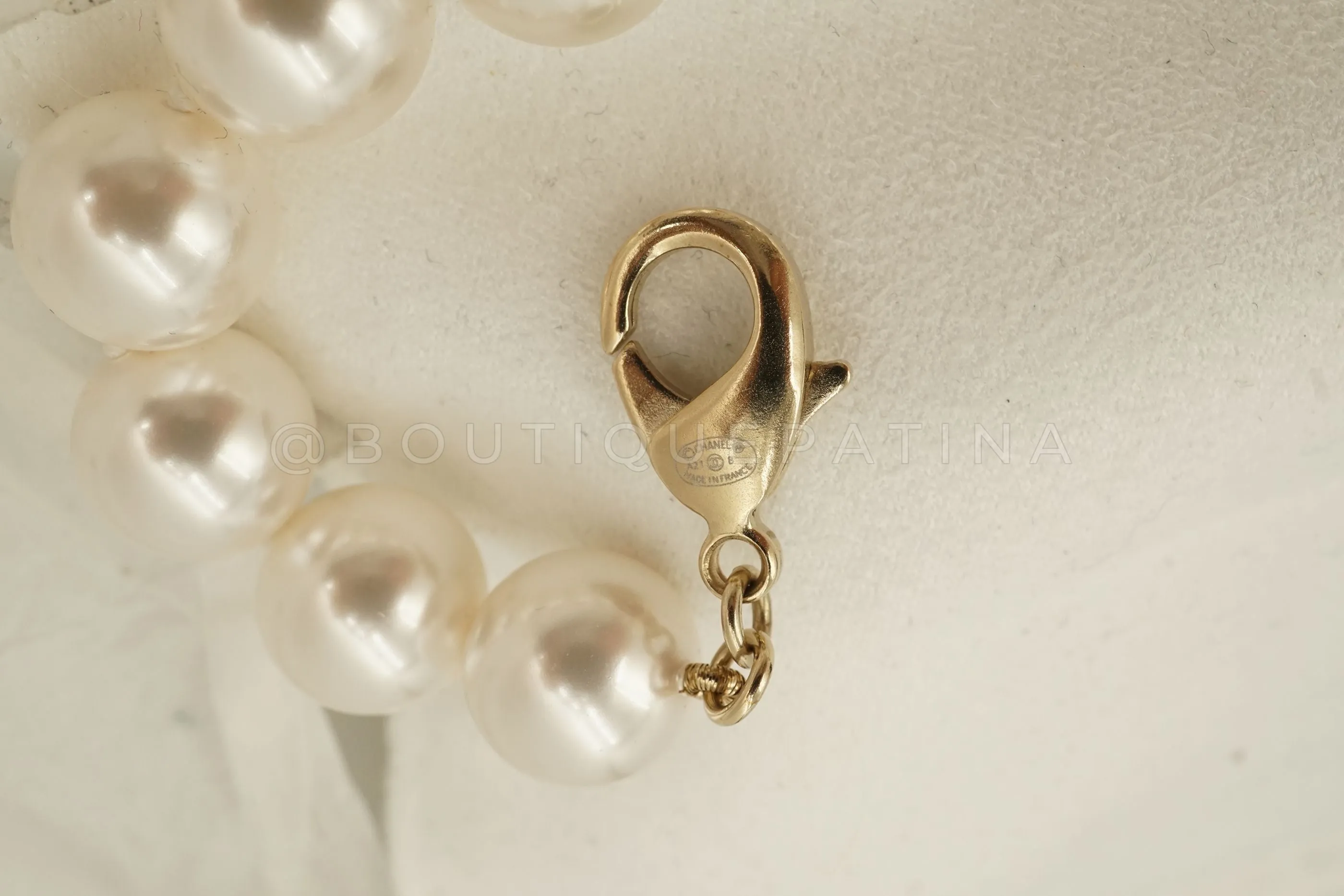 Chanel 21B Coco Neige Pearl Heart Crystal Choker Necklace