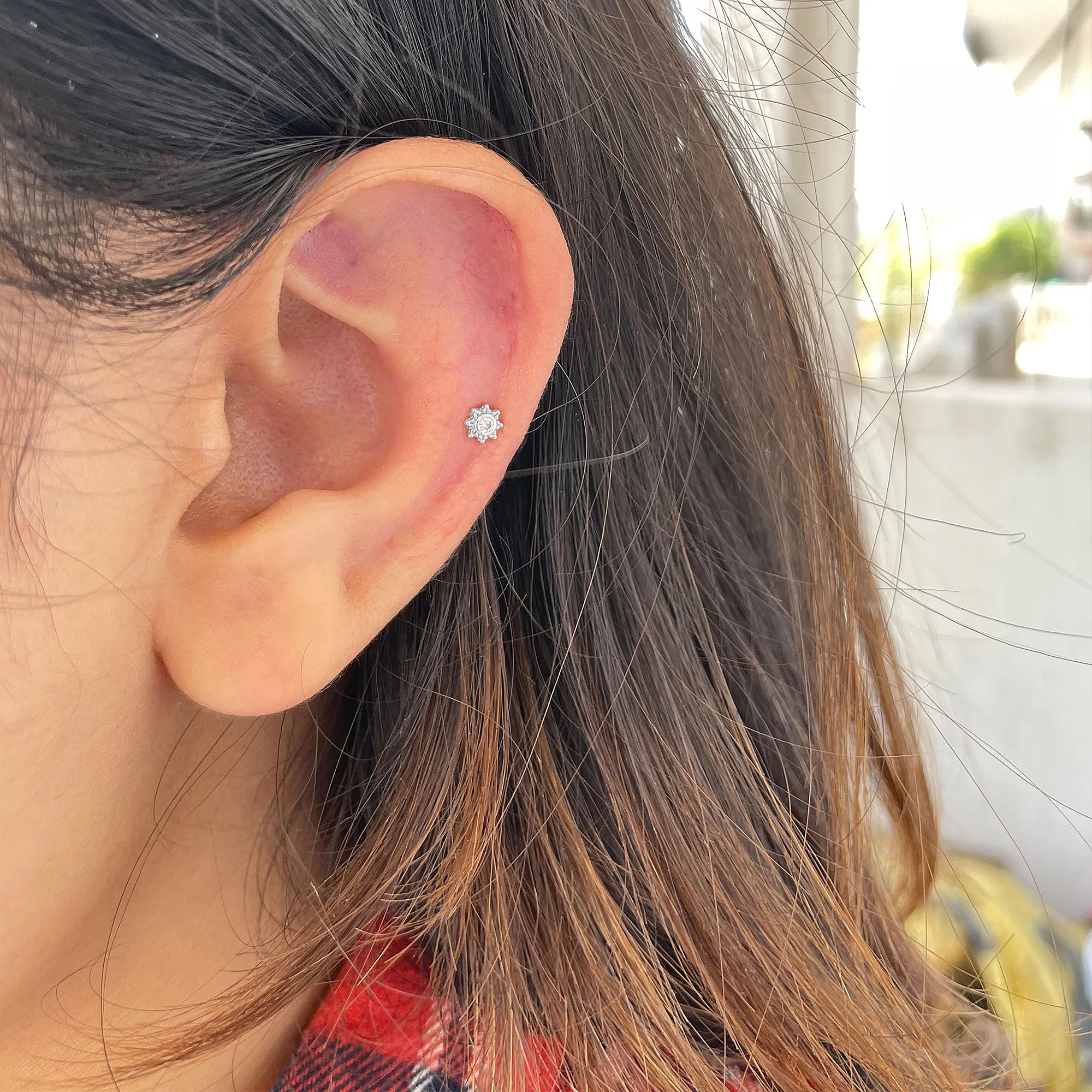 Dainty Diamond Gold Beaded Conch Earring