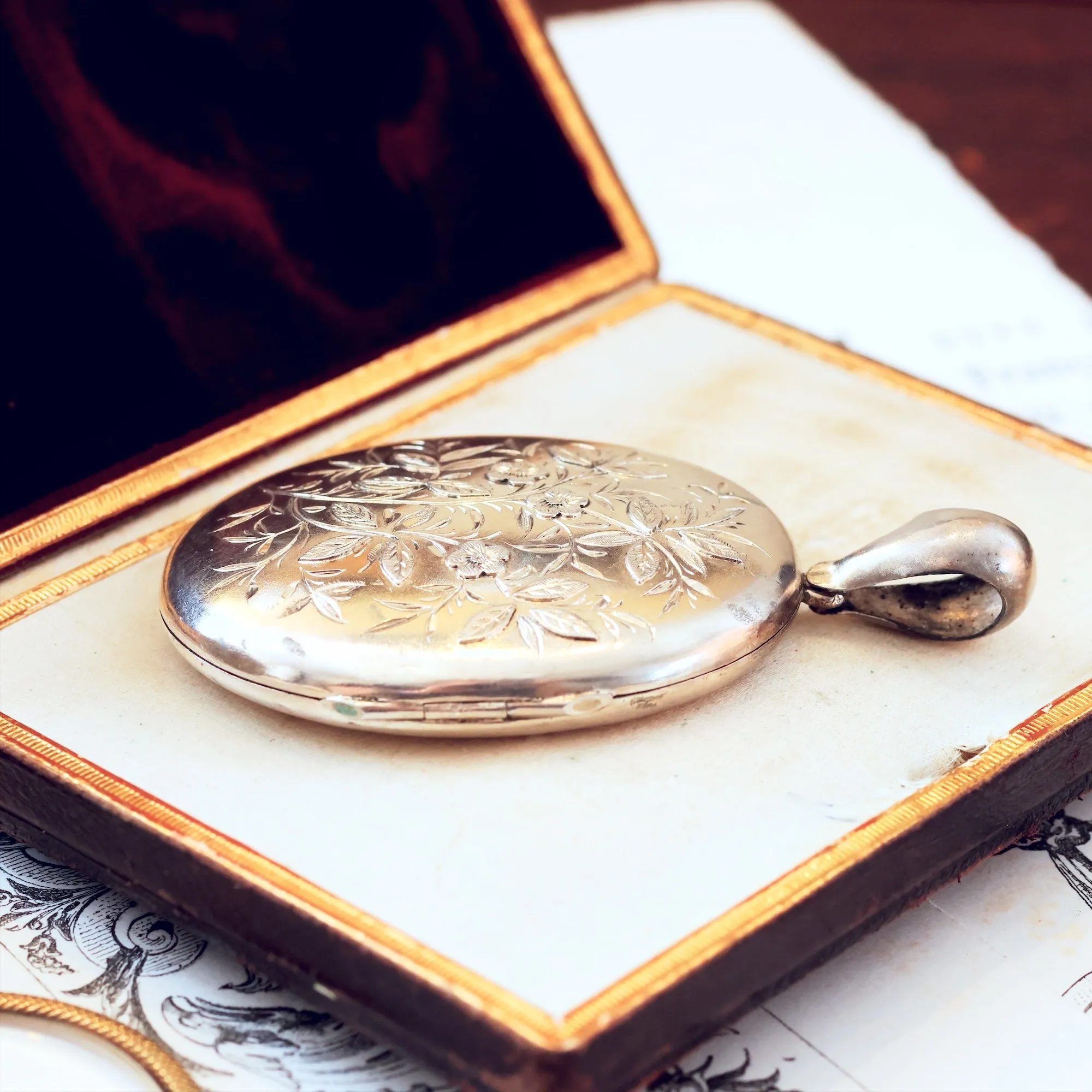 Date 1881 Victorian 'Roses for Love' Silver Locket