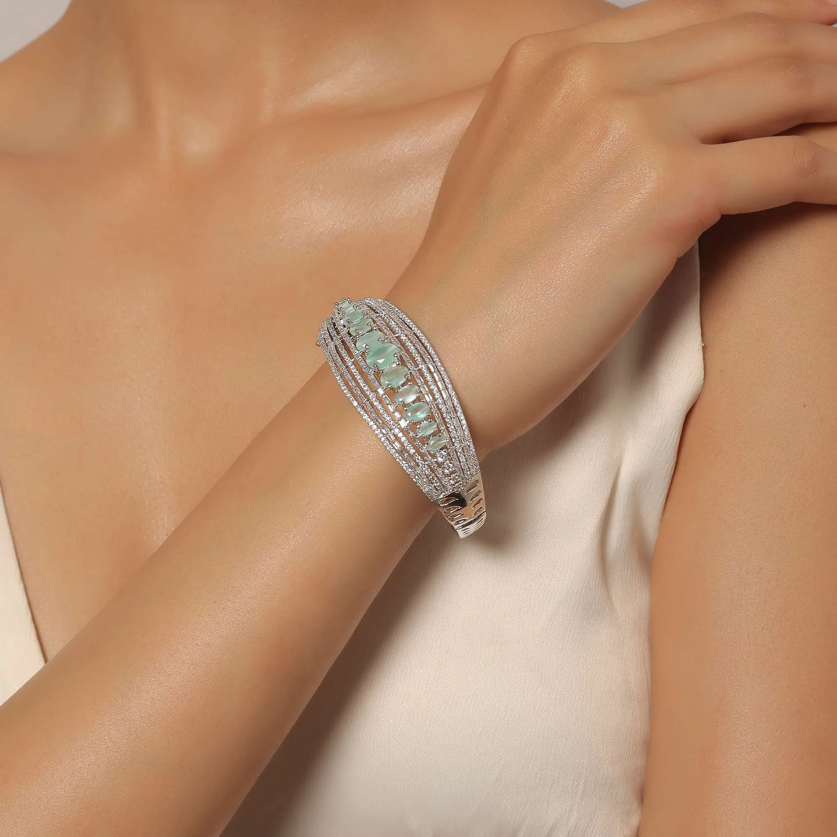 Dazzling Diamonds Green Glow Kadda Bracelet