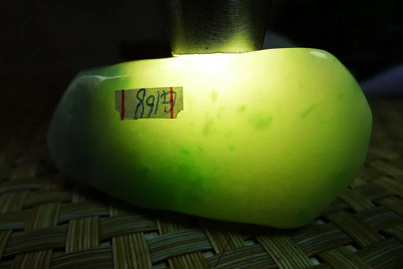 Natural Jade Rough Jadeite Raw (108g,6.9X3.9X2.4cm)