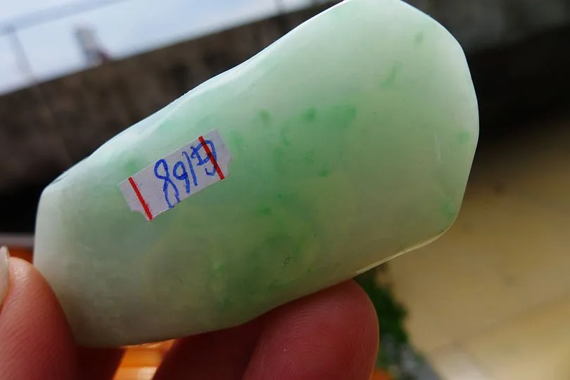 Natural Jade Rough Jadeite Raw (108g,6.9X3.9X2.4cm)