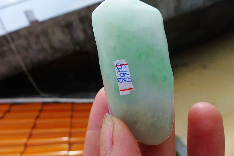 Natural Jade Rough Jadeite Raw (108g,6.9X3.9X2.4cm)