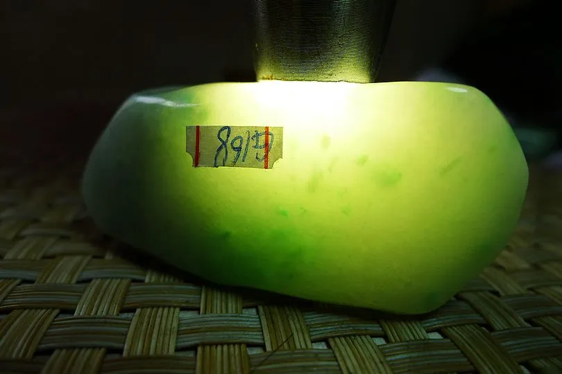 Natural Jade Rough Jadeite Raw (108g,6.9X3.9X2.4cm)