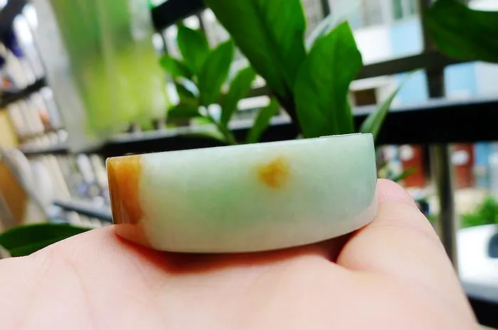 Natural Jade Rough Jadeite Raw (118g,5.5X1.55cm)