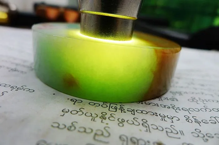 Natural Jade Rough Jadeite Raw (118g,5.5X1.55cm)