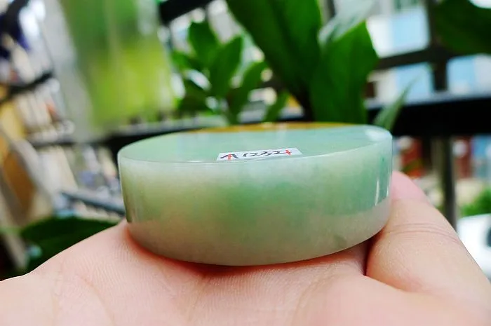 Natural Jade Rough Jadeite Raw (118g,5.5X1.55cm)