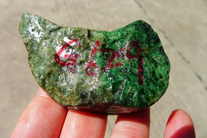 Natural Jade Rough Jadeite Raw (126g,7.2X4.3X2.2cm)