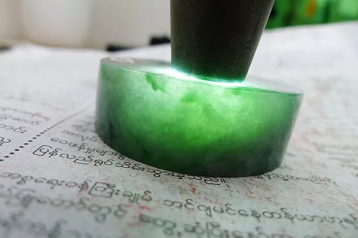 Natural Jade Rough Jadeite Raw (129g,5.3x1.77cm)