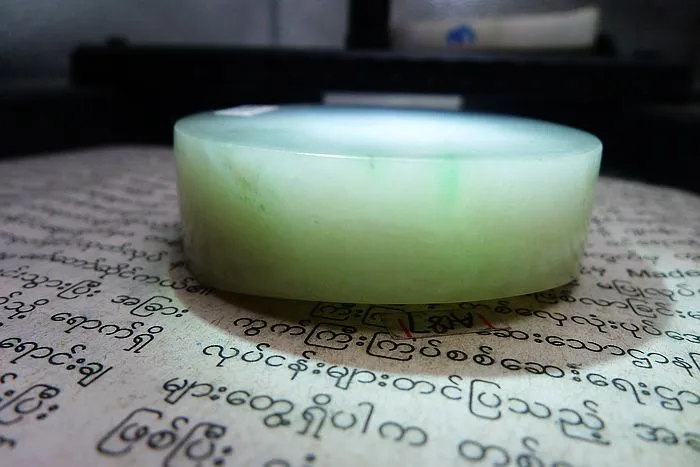 Natural Jade Rough Jadeite Raw (131g,5.4X1.7cm)