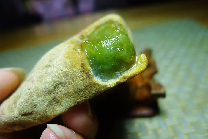 Natural Jade Rough Jadeite Raw (143g,7.9X4.8X1.8cm)