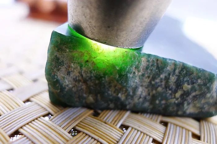 Natural Jade Rough Jadeite Raw (148g,8.9X3.9X2.3cm)