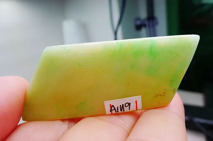 Natural Jade Rough Jadeite Raw (20g,5.8X2.5X0.51cm)