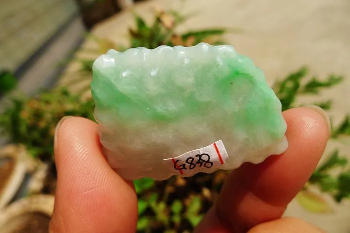 Natural Jade Rough Jadeite Raw (22g,3.8X2.65X1cm)