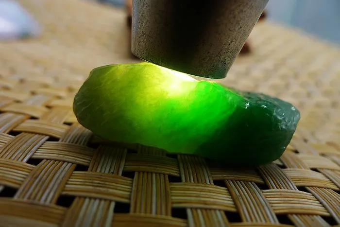 Natural Jade Rough Jadeite Raw (22g,4.3X2.6X1.3cm)