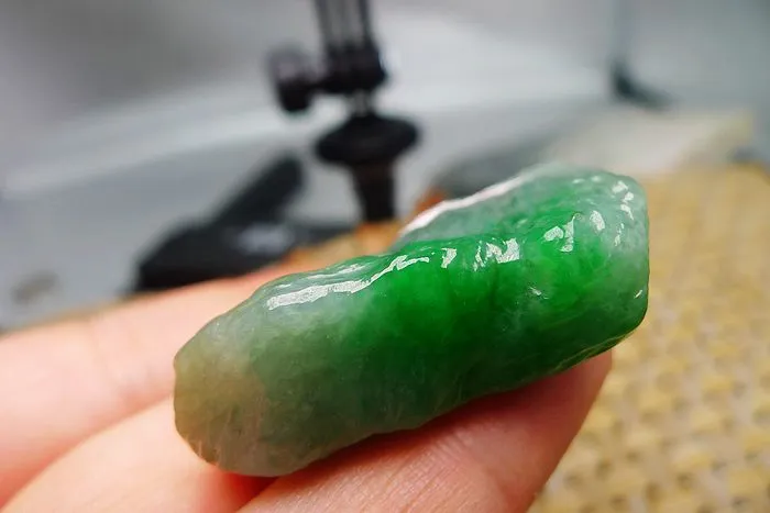 Natural Jade Rough Jadeite Raw (22g,4.3X2.6X1.3cm)
