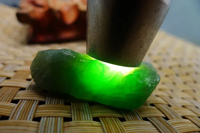 Natural Jade Rough Jadeite Raw (22g,4.3X2.6X1.3cm)