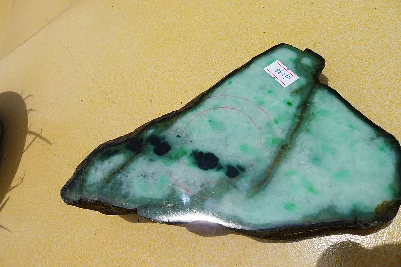 Natural Jade Rough Jadeite Raw (2.2kg,19X13.2X5.7cm)