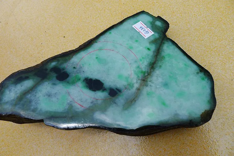 Natural Jade Rough Jadeite Raw (2.2kg,19X13.2X5.7cm)