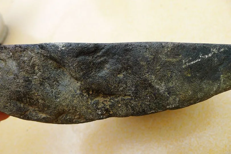Natural Jade Rough Jadeite Raw (2.2kg,19X13.2X5.7cm)