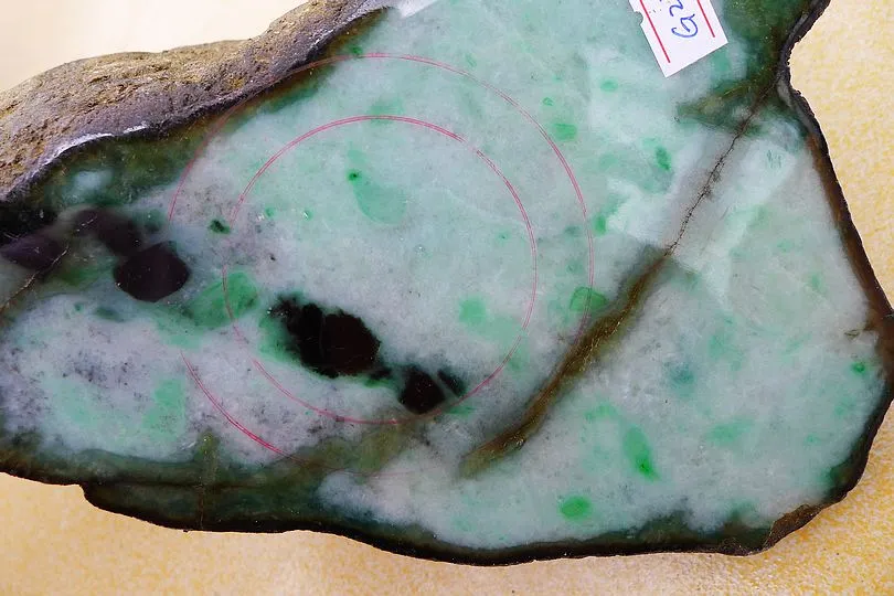 Natural Jade Rough Jadeite Raw (2.2kg,19X13.2X5.7cm)