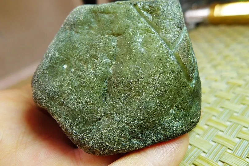Natural Jade Rough Jadeite Raw (234g,6.6X5X4cm)