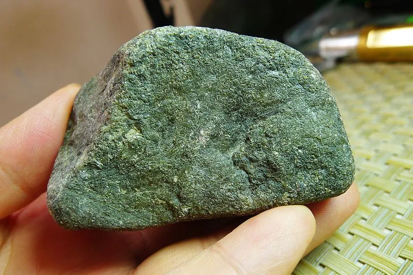 Natural Jade Rough Jadeite Raw (234g,6.6X5X4cm)
