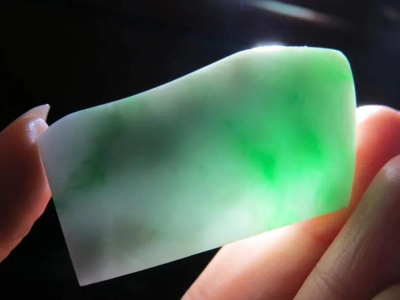 Natural Jade Rough Jadeite Raw (24g, 47X26X10mm)