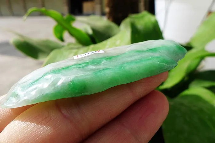 Natural Jade Rough Jadeite Raw (27.5g,7.2X2.7X0.7cm)