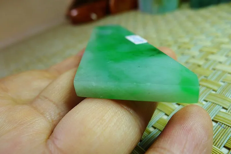 Natural Jade Rough Jadeite Raw (30g,8.4X2.9X0.5cm)
