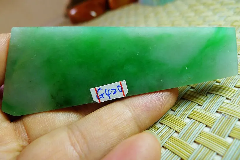 Natural Jade Rough Jadeite Raw (30g,8.4X2.9X0.5cm)