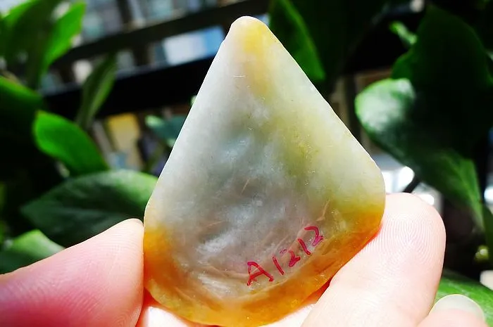 Natural Jade Rough Jadeite Raw (33g,5X3.8X1.08cm)