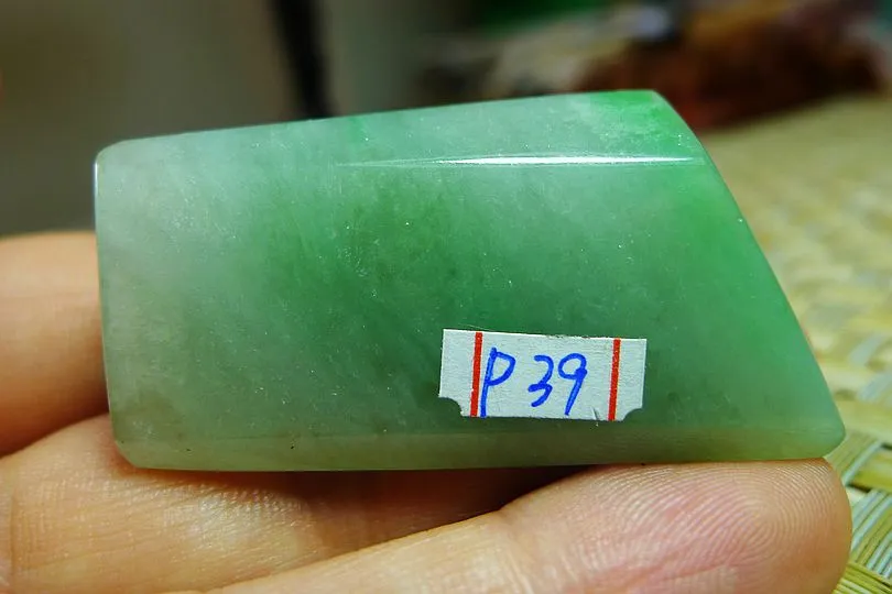 Natural Jade Rough Jadeite Raw (34g,4.7X2.4X1.5cm)