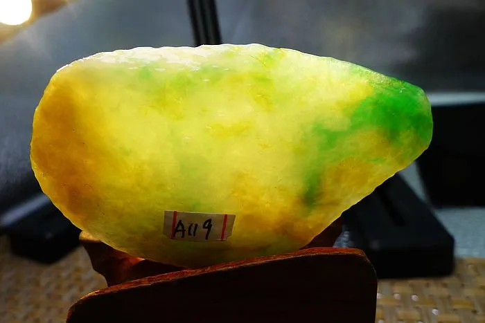 Natural Jade Rough Jadeite Raw (34g,7.1X4.2X0.65cm)