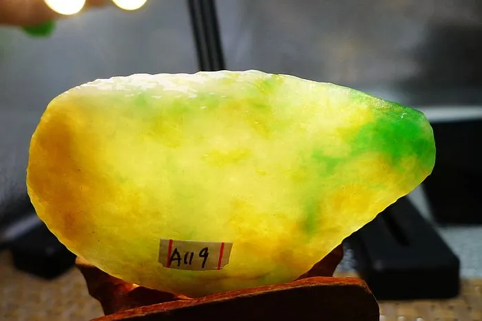 Natural Jade Rough Jadeite Raw (34g,7.1X4.2X0.65cm)