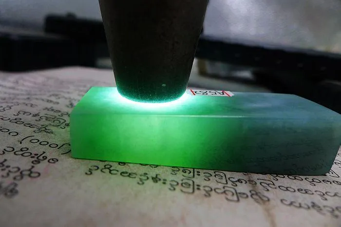 Natural Jade Rough Jadeite Raw (42g,5.4X1.85X1.35cm)