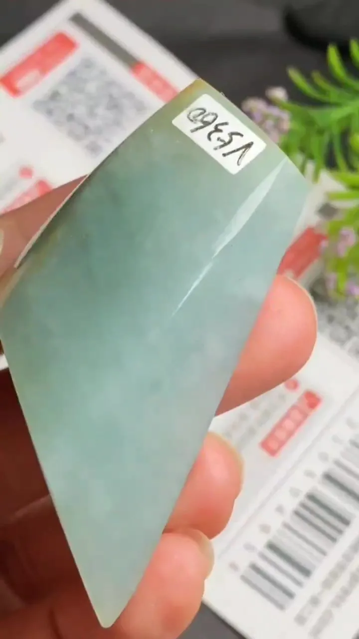 Natural Jade Rough Jadeite Raw (5.3X3.2X1.9cm)-V5360