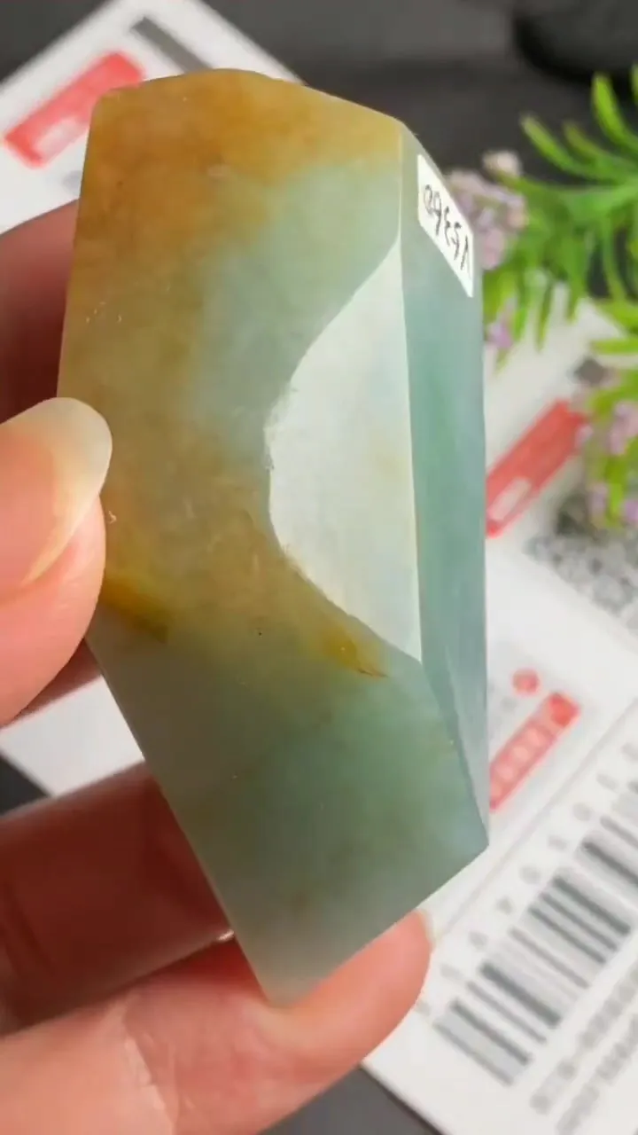 Natural Jade Rough Jadeite Raw (5.3X3.2X1.9cm)-V5360