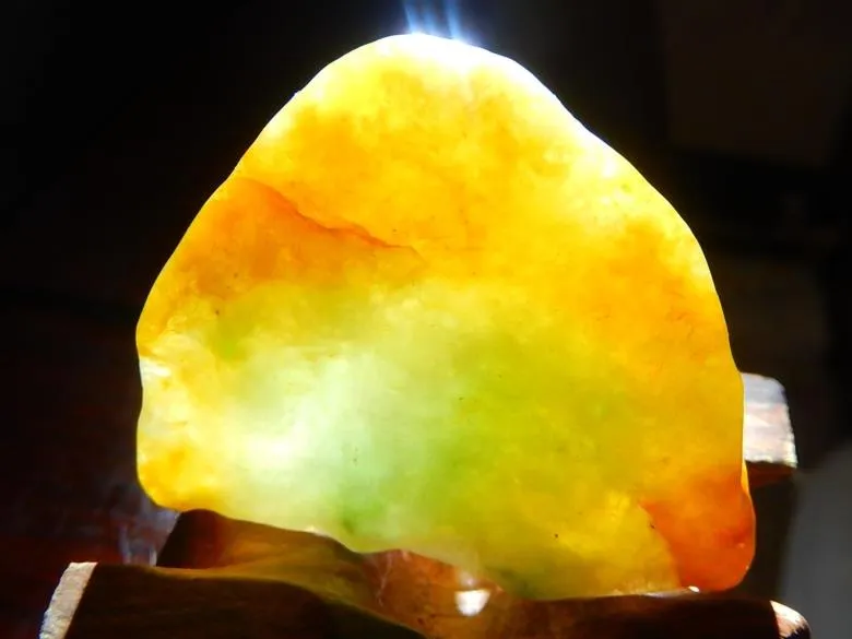 Natural Jade Rough Jadeite Raw (64g, 55X53X18mm)
