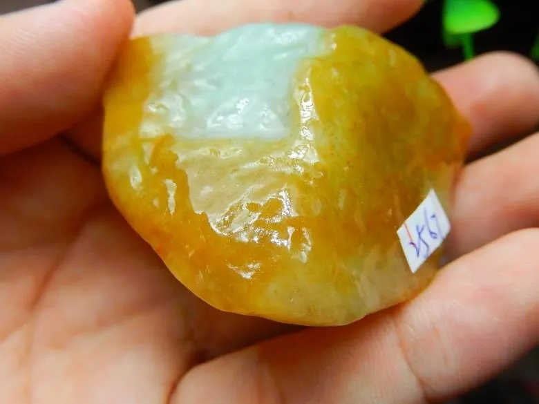 Natural Jade Rough Jadeite Raw (64g, 55X53X18mm)