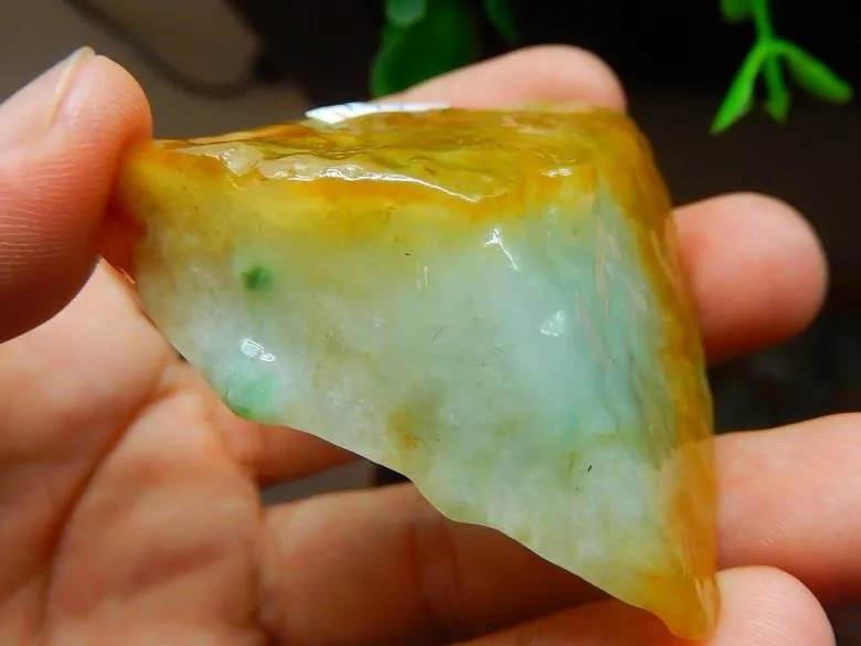 Natural Jade Rough Jadeite Raw (64g, 55X53X18mm)